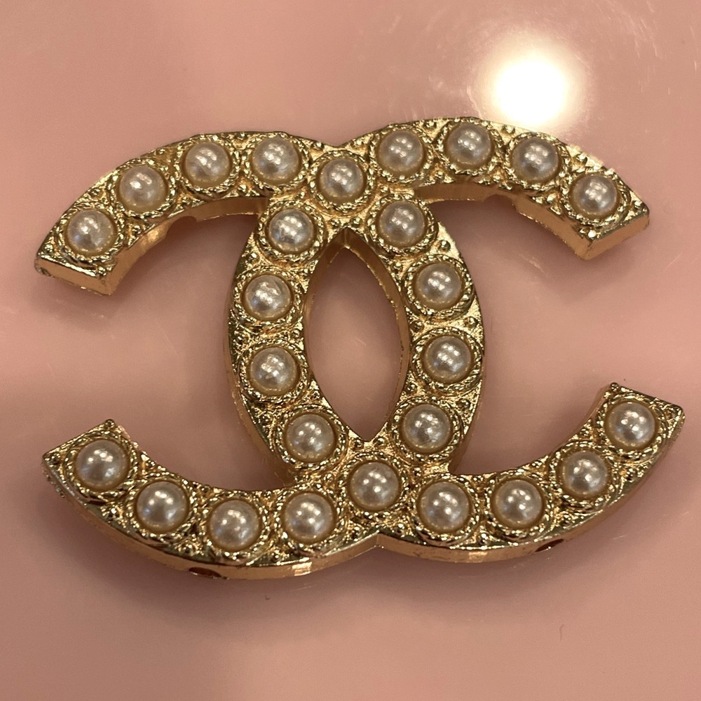 Chanel CC Glass Pearl Flat Sew On Button